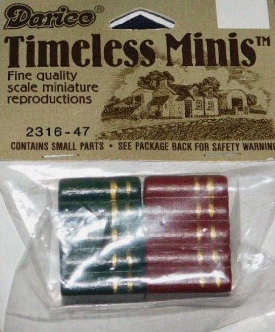 Darice Timeless Minis - Books Red/Green