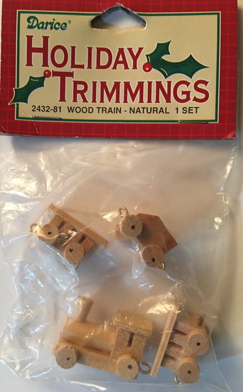 Darice Mini Holiday Trimmings - Mini Unfinished Wood Train Set