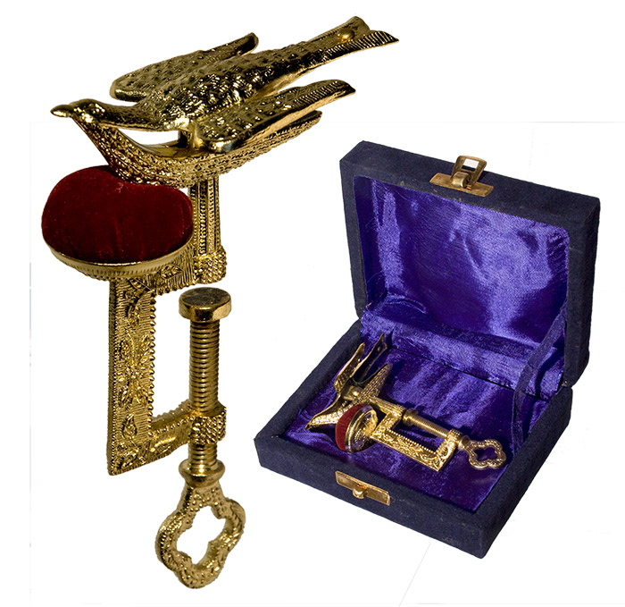 Lacis Sewing Bird - Brass 4.5"